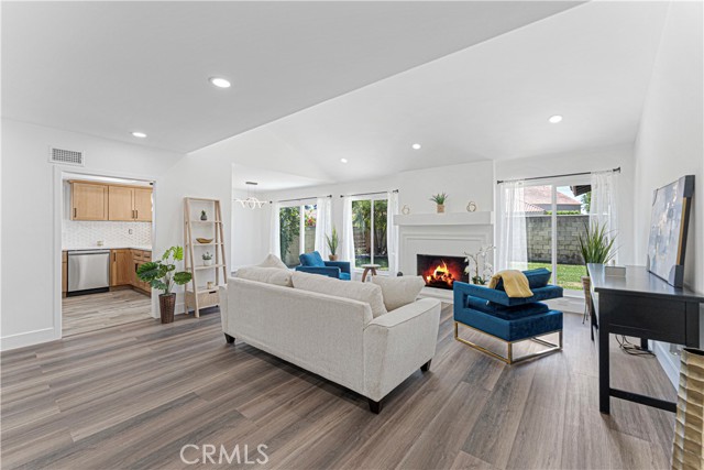 12202 Silva Place, Cerritos CA: https://media.crmls.org/medias/14e5f284-d9d3-494a-aad7-48bae9a4f2e5.jpg