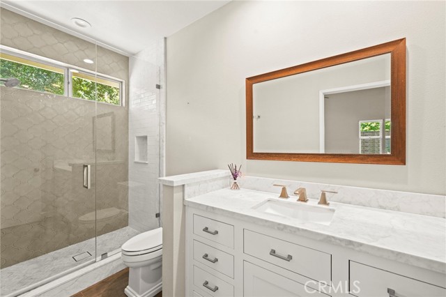 27054 Riversbridge Way, Valencia CA: https://media.crmls.org/medias/14e65a47-8abf-4c56-8d56-ae7af14cd5ad.jpg