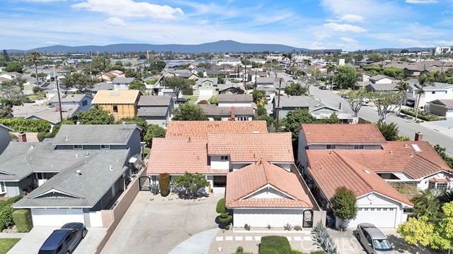 17698 Locust Street, Fountain Valley CA: https://media.crmls.org/medias/14e6cf8d-26f8-4af3-a109-0bd7e927bd64.jpg