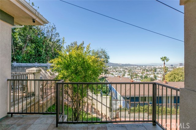 Detail Gallery Image 41 of 51 For 1301 Corona Dr, Glendale,  CA 91205 - 3 Beds | 5 Baths