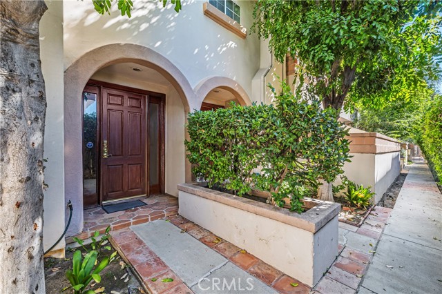 Detail Gallery Image 3 of 25 For 5715 Etiwanda Ave #4,  Tarzana,  CA 91356 - 3 Beds | 3 Baths