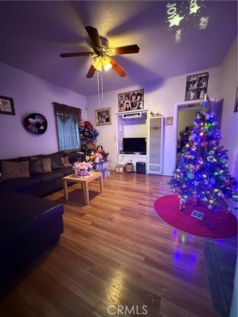 Detail Gallery Image 5 of 21 For 407 N Philadelphia St, Anaheim,  CA 92805 - 2 Beds | 1 Baths