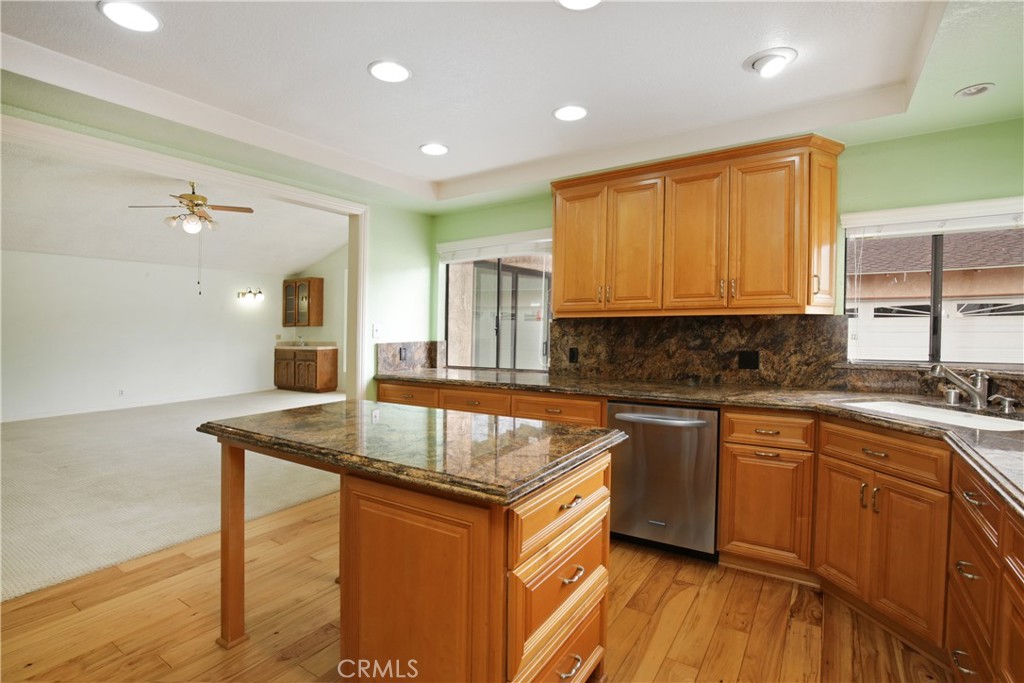 MLS #DW25221311 image #9