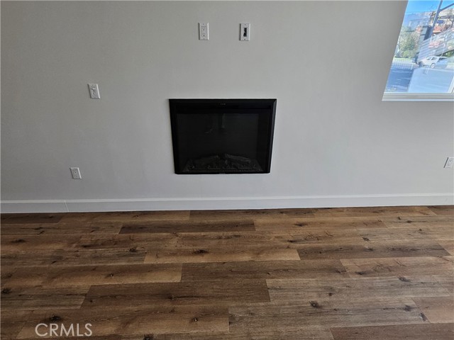 Detail Gallery Image 5 of 11 For 14550 Burbank, Sherman Oaks,  CA 91411 - – Beds | – Baths