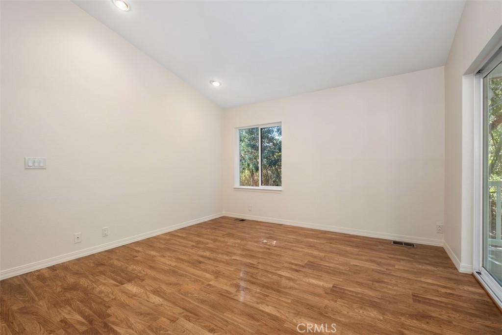 MLS #OC25252846 image #17