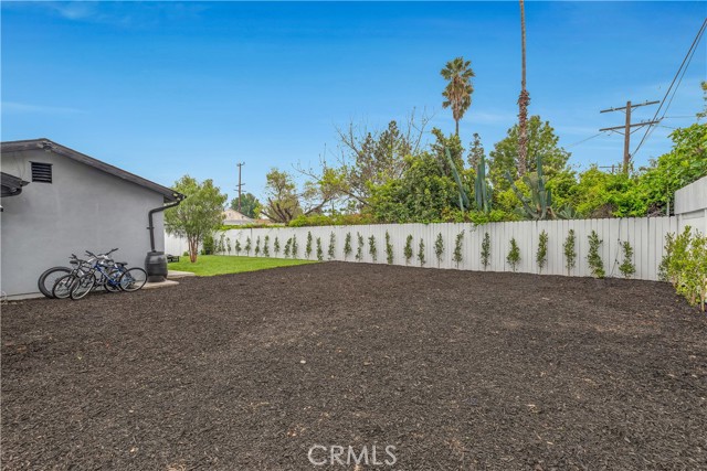 Detail Gallery Image 45 of 46 For 7449 Variel Ave, Canoga Park,  CA 91303 - 4 Beds | 2 Baths