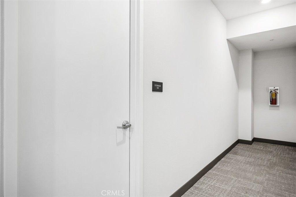 https://media.crmls.org/medias/14e940e7-5034-4f80-b156-df80d8ddac06.jpg?preset=X-Large