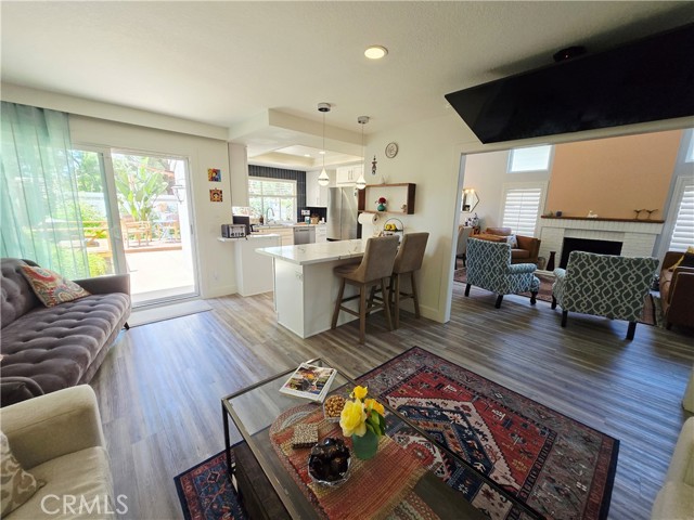 5 Carriage Hill Lane, Laguna Hills CA: https://media.crmls.org/medias/14e9752d-a726-4853-9557-9d82ba0d4246.jpg