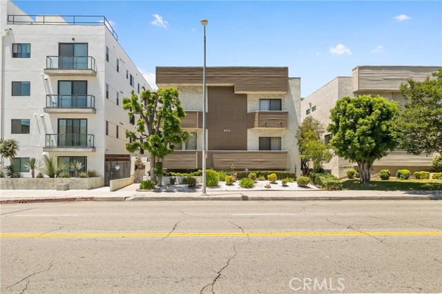 4511 Coldwater Canyon Avenue, Studio City CA: https://media.crmls.org/medias/14ea34bb-e84a-492f-86af-456a6593f777.jpg