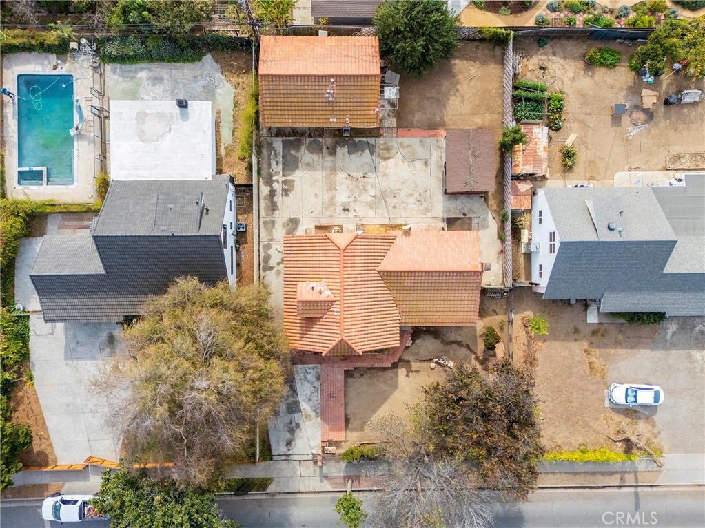 https://media.crmls.org/medias/14ea73a7-e325-4223-8958-31bca875e0c1.jpg?preset=X-Large