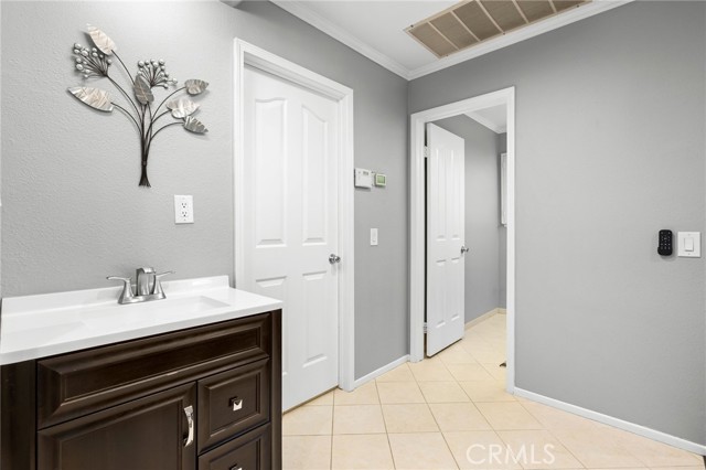 Detail Gallery Image 23 of 51 For 5582 Lakeview Dr, La Verne,  CA 91750 - 4 Beds | 2/1 Baths