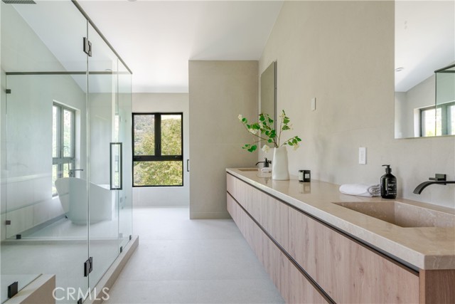 2608 Zorada Drive, Los Angeles CA: https://media.crmls.org/medias/14eaece8-f75b-46d4-9a20-99d7948c6b81.jpg