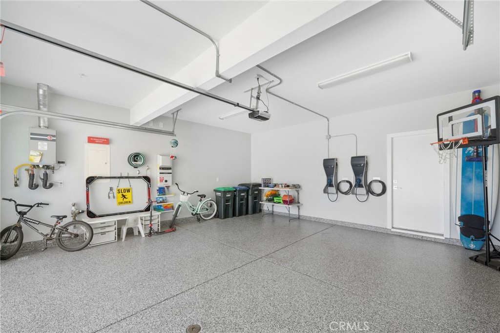 https://media.crmls.org/medias/14eb5275-b234-46b9-900f-b4d8a886d4b9.jpg?preset=X-Large