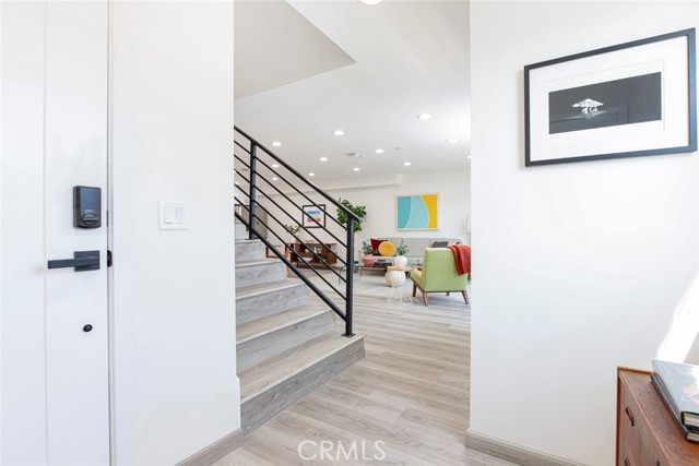 Detail Gallery Image 10 of 36 For 1754 N Berendo St #B,  Los Angeles,  CA 90027 - 3 Beds | 2/1 Baths