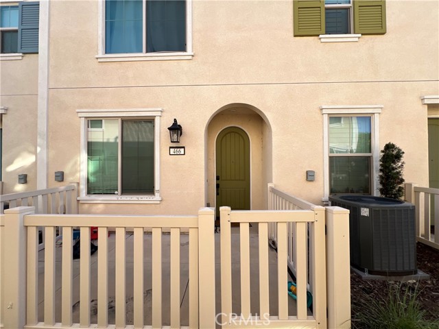 Detail Gallery Image 2 of 4 For 466 N Glenwood, Rialto,  CA 92376 - 2 Beds | 2/1 Baths