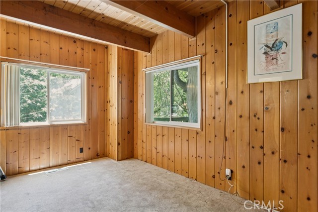 582 Grass Valley Court, Lake Arrowhead, CA 92352