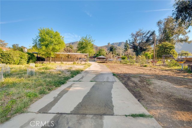 Detail Gallery Image 4 of 31 For 17782 W Kenwood, San Bernardino,  CA 92407 - 2 Beds | 1 Baths