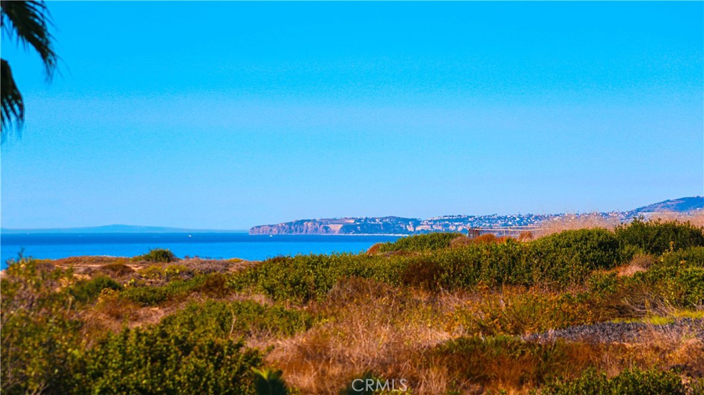 https://media.crmls.org/medias/14ed646a-754d-459f-96ed-c1b343217dae.jpg?preset=X-Large