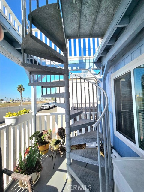 Detail Gallery Image 33 of 44 For 21752 Pacific Coast Hwy #13,  Huntington Beach,  CA 92646 - 3 Beds | 2 Baths