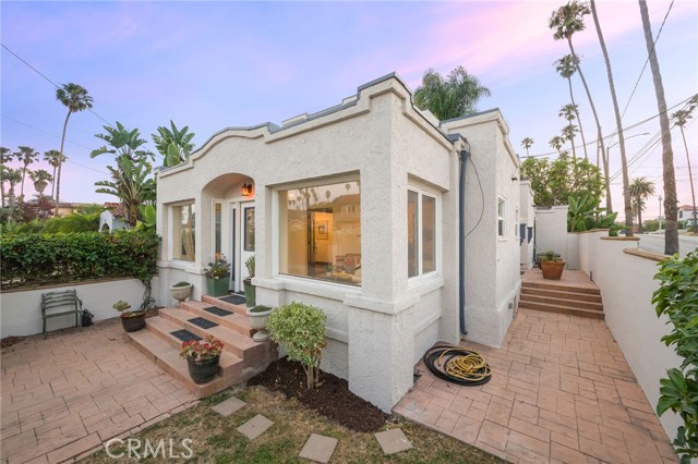 227 Ximeno Avenue, Long Beach CA: https://media.crmls.org/medias/14ee95fb-7815-4b61-bc6c-61e9a1b016c9.jpg