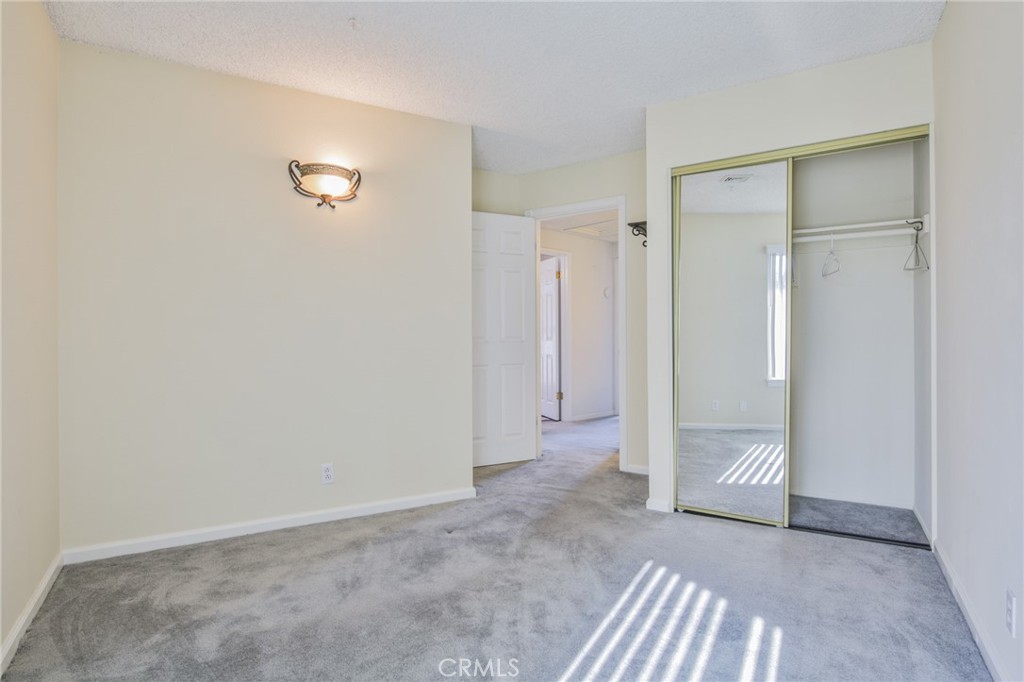 https://media.crmls.org/medias/14eec2bf-a19e-41ed-8b89-c87dd8f88a19.jpg?preset=X-Large
