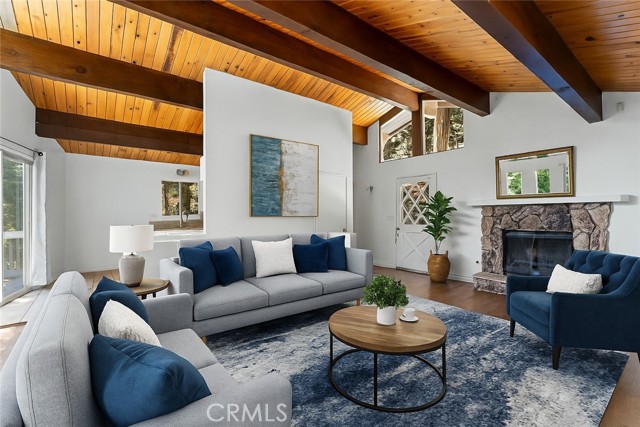 24011 Lakeview Drive, Crestline CA: https://media.crmls.org/medias/14ef4970-a66a-4774-8be9-5687c4b361ad.jpg