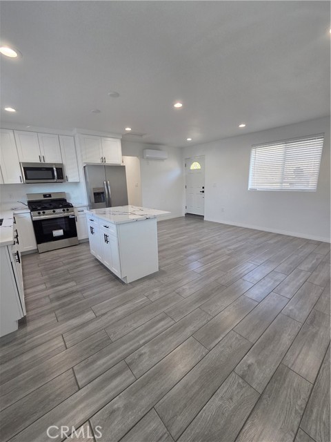 16328 Parthenia, North Hills CA: https://media.crmls.org/medias/14f06f0b-3307-4dd2-b58a-cbcccc22f5f3.jpg