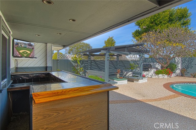 Detail Gallery Image 38 of 42 For 395 Meadow Ln, Newport Beach,  CA 92660 - 3 Beds | 3 Baths