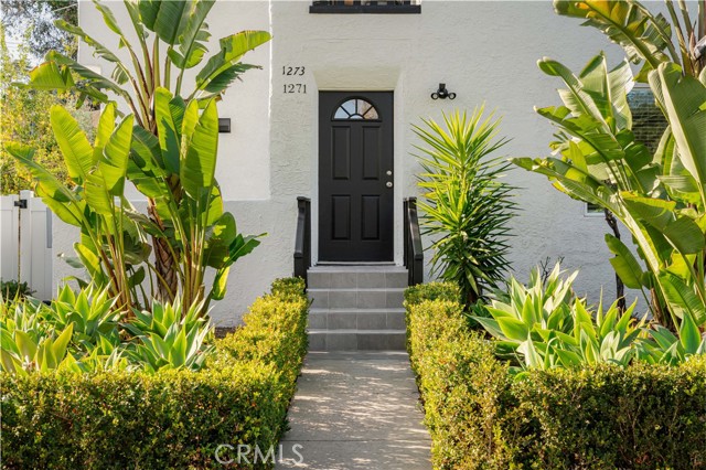 1273 S Sycamore Avenue, Los Angeles CA: https://media.crmls.org/medias/14f1a6cb-d34c-4395-bf60-754603561b2c.jpg