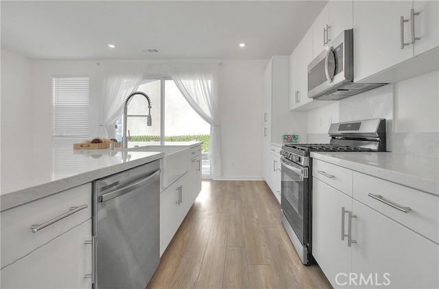 Detail Gallery Image 13 of 75 For 15820 Caterpillar Dr, Fontana,  CA 92336 - 4 Beds | 3 Baths