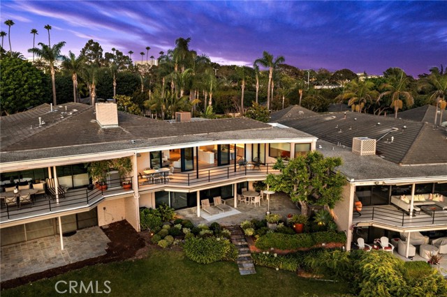 1075 Granville Drive, Newport Beach CA: https://media.crmls.org/medias/14f396e2-ae4b-4d7b-8528-3916239ef610.jpg
