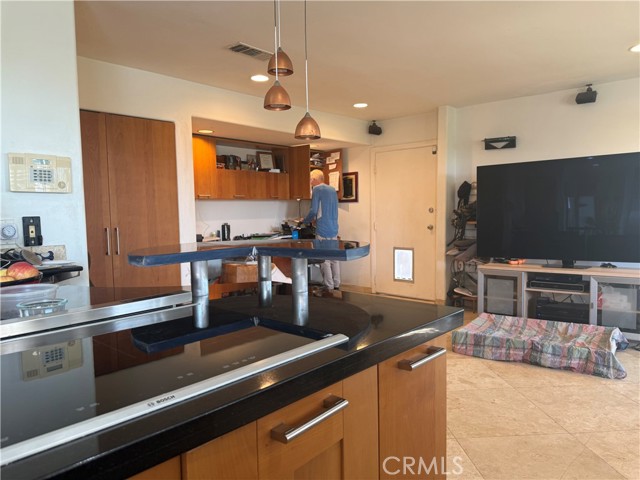 Detail Gallery Image 12 of 58 For 1994 Stanley, Signal Hill,  CA 90755 - 3 Beds | 3 Baths