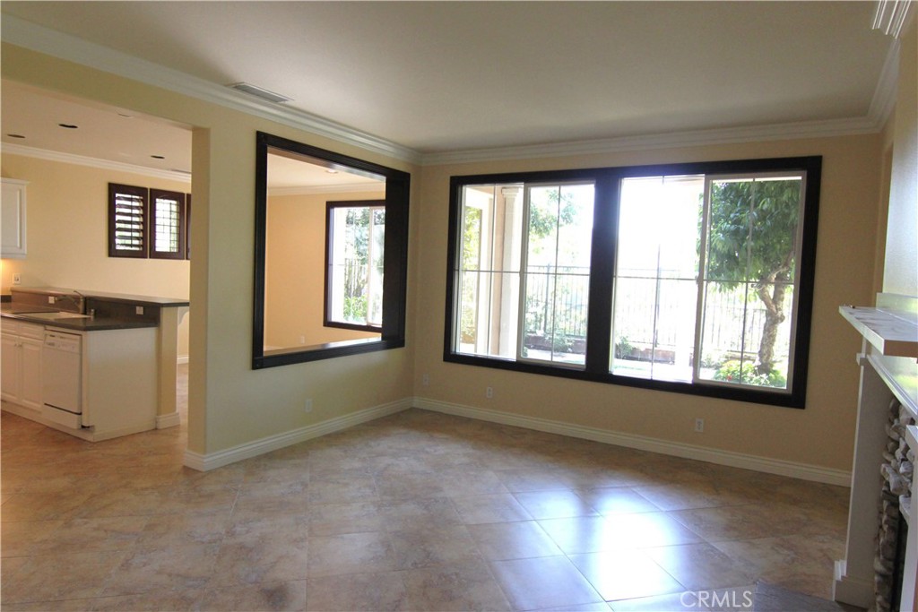 MLS #OC25275023 image #5