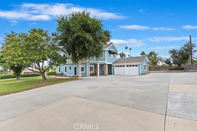 1350 E Chase Drive, Corona CA: https://media.crmls.org/medias/14f41b4a-717b-48aa-91c4-6f675d8a35b5.jpg