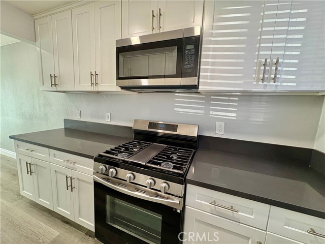 Detail Gallery Image 5 of 14 For 12128 Imperial Hwy #11,  Norwalk,  CA 90650 - 2 Beds | 1 Baths