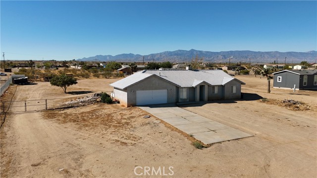 Detail Gallery Image 2 of 31 For 7415 La Mesa Rd, Phelan,  CA 92371 - 3 Beds | 2 Baths