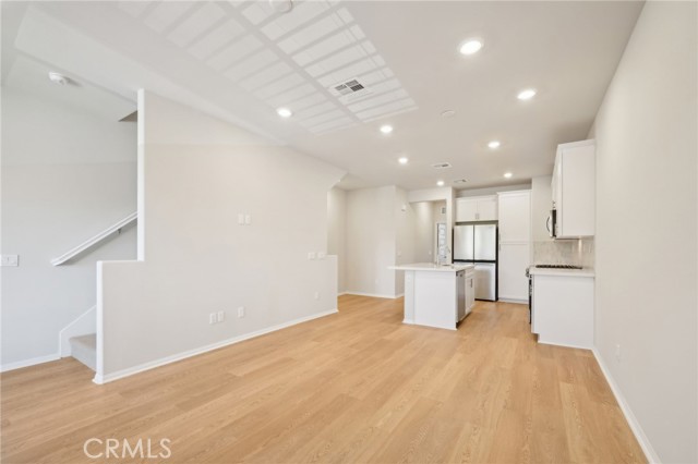 221 Aurora Lane, Pomona CA: https://media.crmls.org/medias/14f60f49-96aa-4cae-afc5-982d15d21f0b.jpg