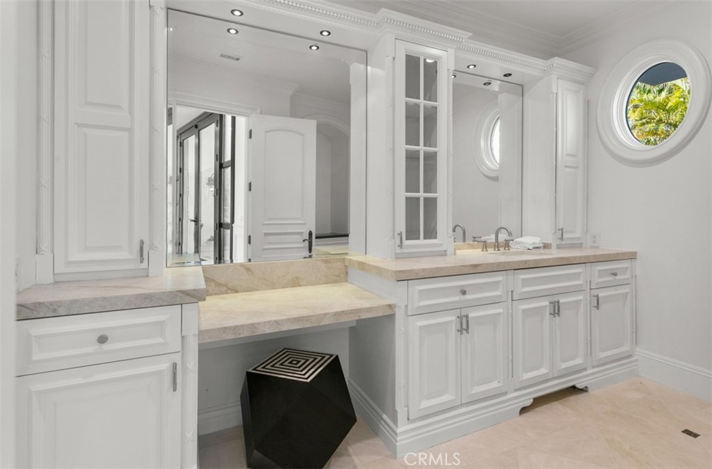 14f6374e Dfeb 4b0f B655 9534639d1e56