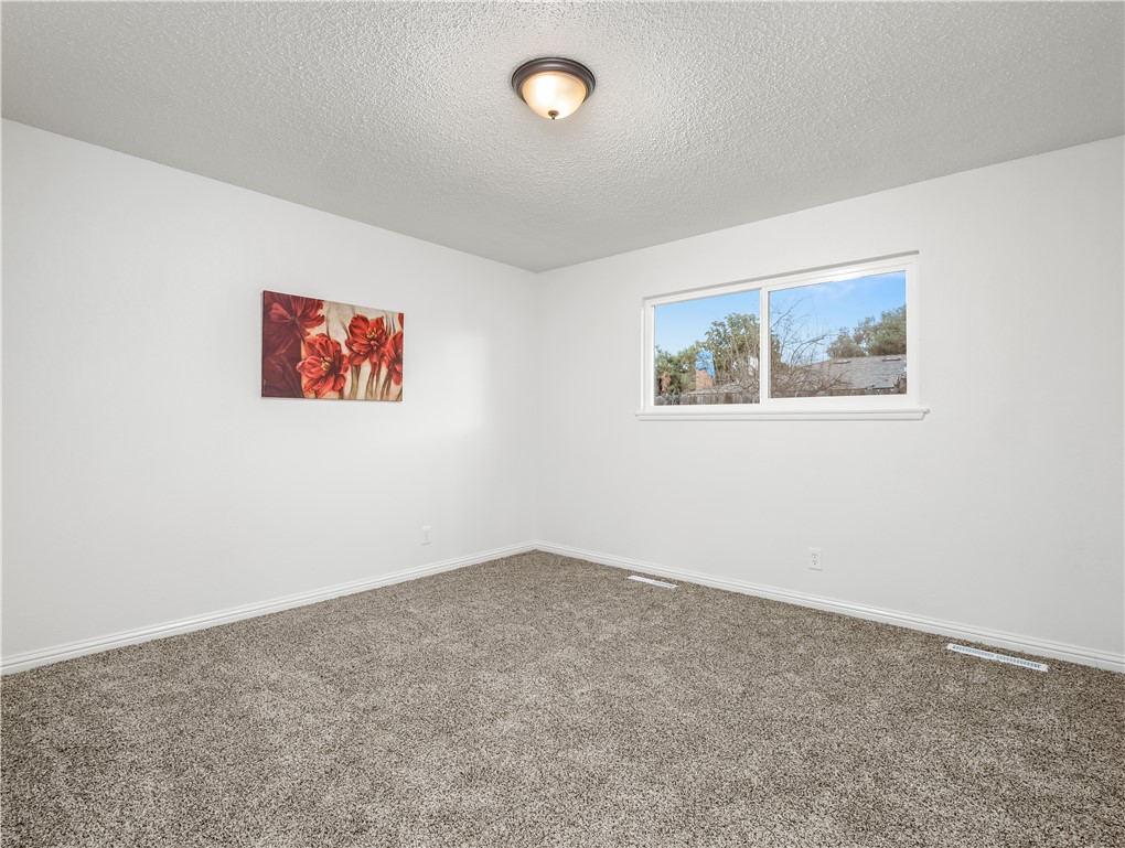 Detail Gallery Image 21 of 25 For 4818 E San Gabriel Ave, Fresno,  CA 93726 - 3 Beds | 2 Baths