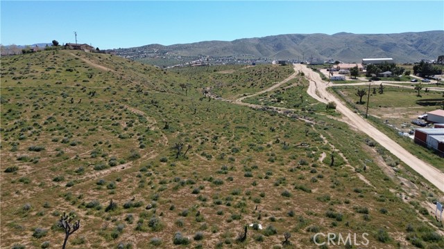 Detail Gallery Image 4 of 15 For 10177 Cerra Vista St, Apple Valley,  CA 92308 - – Beds | – Baths