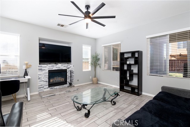 Detail Gallery Image 10 of 37 For 3893 Moravia Ct, Perris,  CA 92571 - 3 Beds | 2/1 Baths