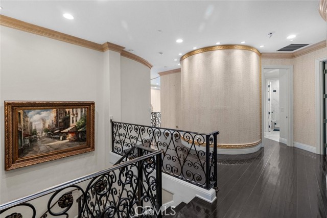 3724 Winford Drive, Tarzana CA: https://media.crmls.org/medias/14f861dc-6b85-4789-a1fc-5c5d6f0a6f3c.jpg