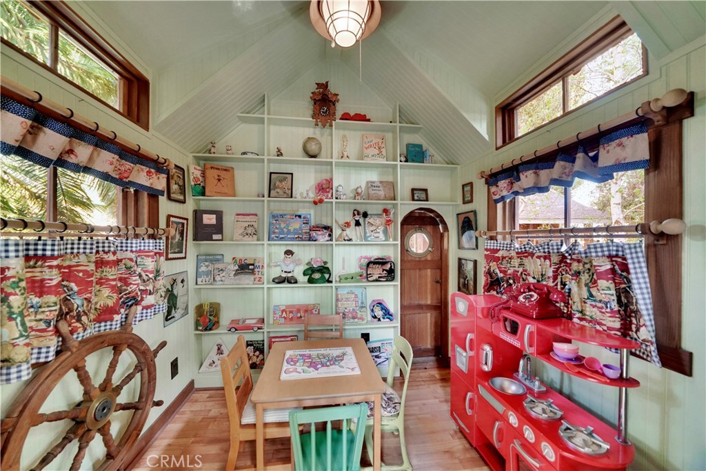 separate childrens play house