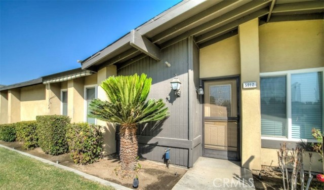 Detail Gallery Image 1 of 1 For 5912 Sunny Palms Ave, Bakersfield,  CA 93309 - 2 Beds | 2 Baths