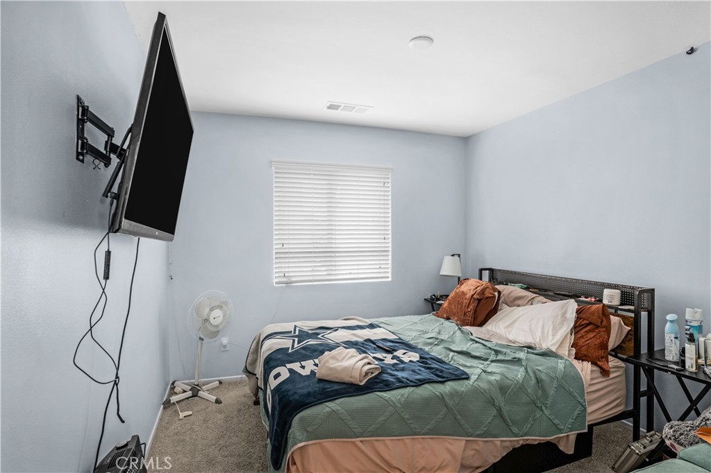 https://media.crmls.org/medias/14f9511d-7468-4dbc-990f-063696750014.jpg?preset=X-Large
