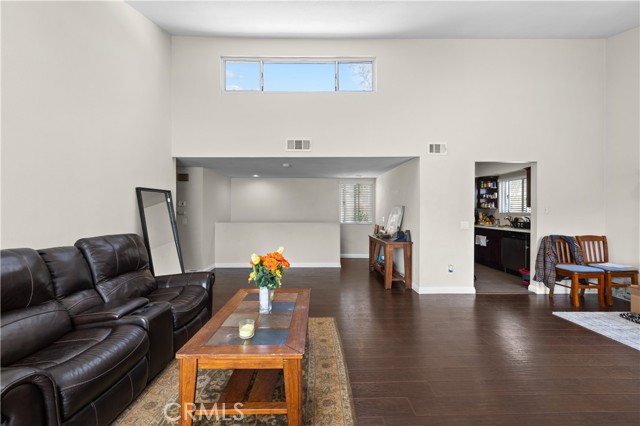 Detail Gallery Image 11 of 29 For 9382 Shadowood Dr #E,  Montclair,  CA 91763 - 2 Beds | 1/1 Baths