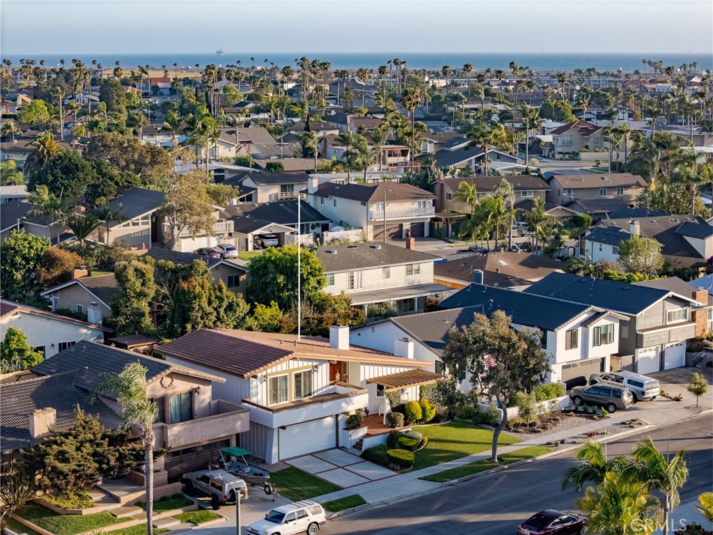 https://media.crmls.org/medias/14f9f9ec-5520-477c-a9ff-4d329dcbc942.jpg?preset=X-Large