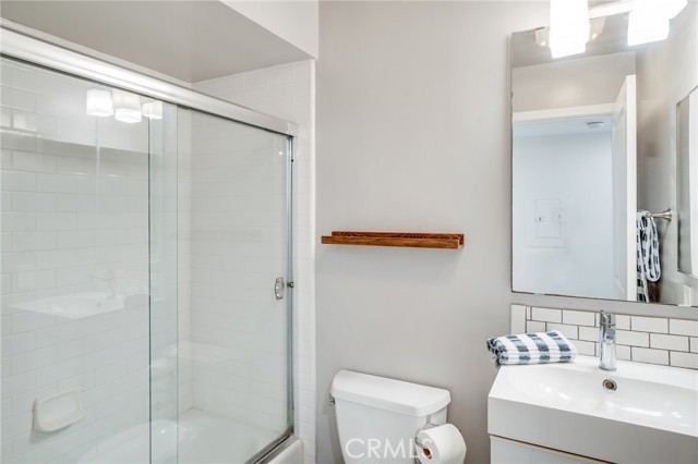 Detail Gallery Image 23 of 36 For 4702 Fulton Ave #303,  Sherman Oaks,  CA 91423 - 2 Beds | 2 Baths