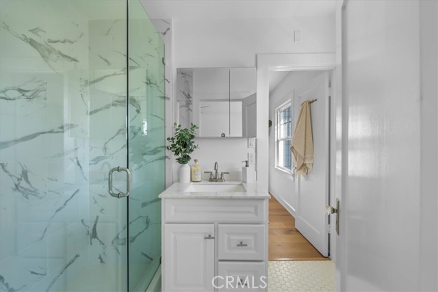 1000 The Strand, Manhattan Beach CA: https://media.crmls.org/medias/14fadd71-506d-439b-a735-139ea22126c0.jpg