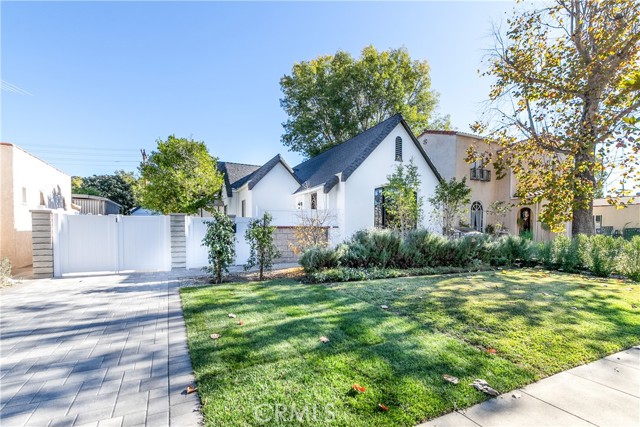 Detail Gallery Image 2 of 32 For 912 N Howard, Glendale,  CA 91207 - 2 Beds | 1/1 Baths